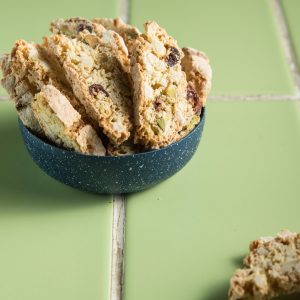 מארז עוגיות קנטוציני פיסטוק חמוציות- בליקמח